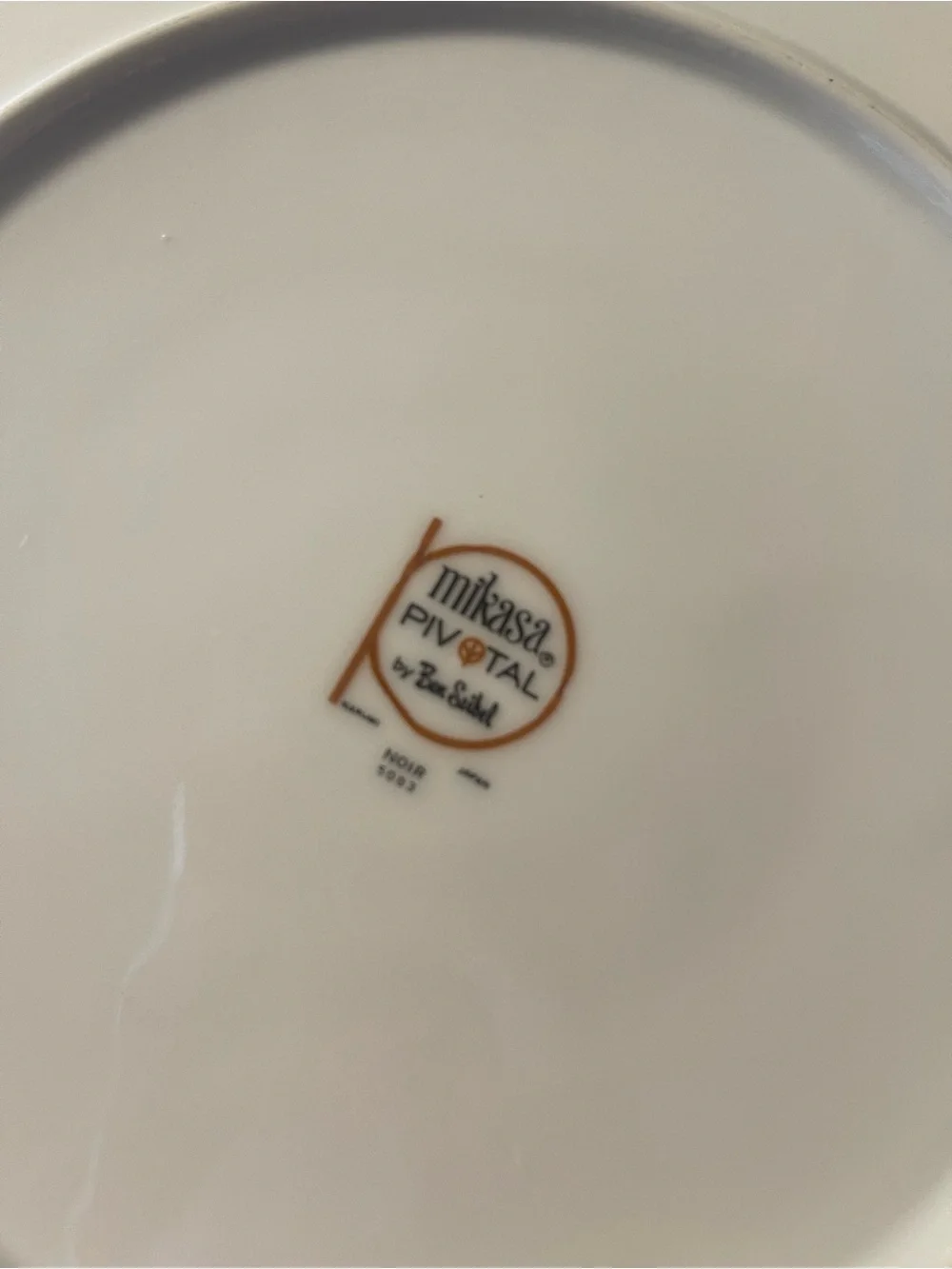 MIKASA Noir 5003 Pivotal  Ben Sibel Dinner Plate  10.5” Black/white